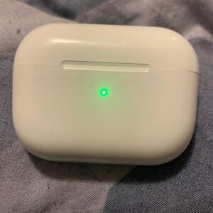 Ear buds like new no they aren’t AirPods